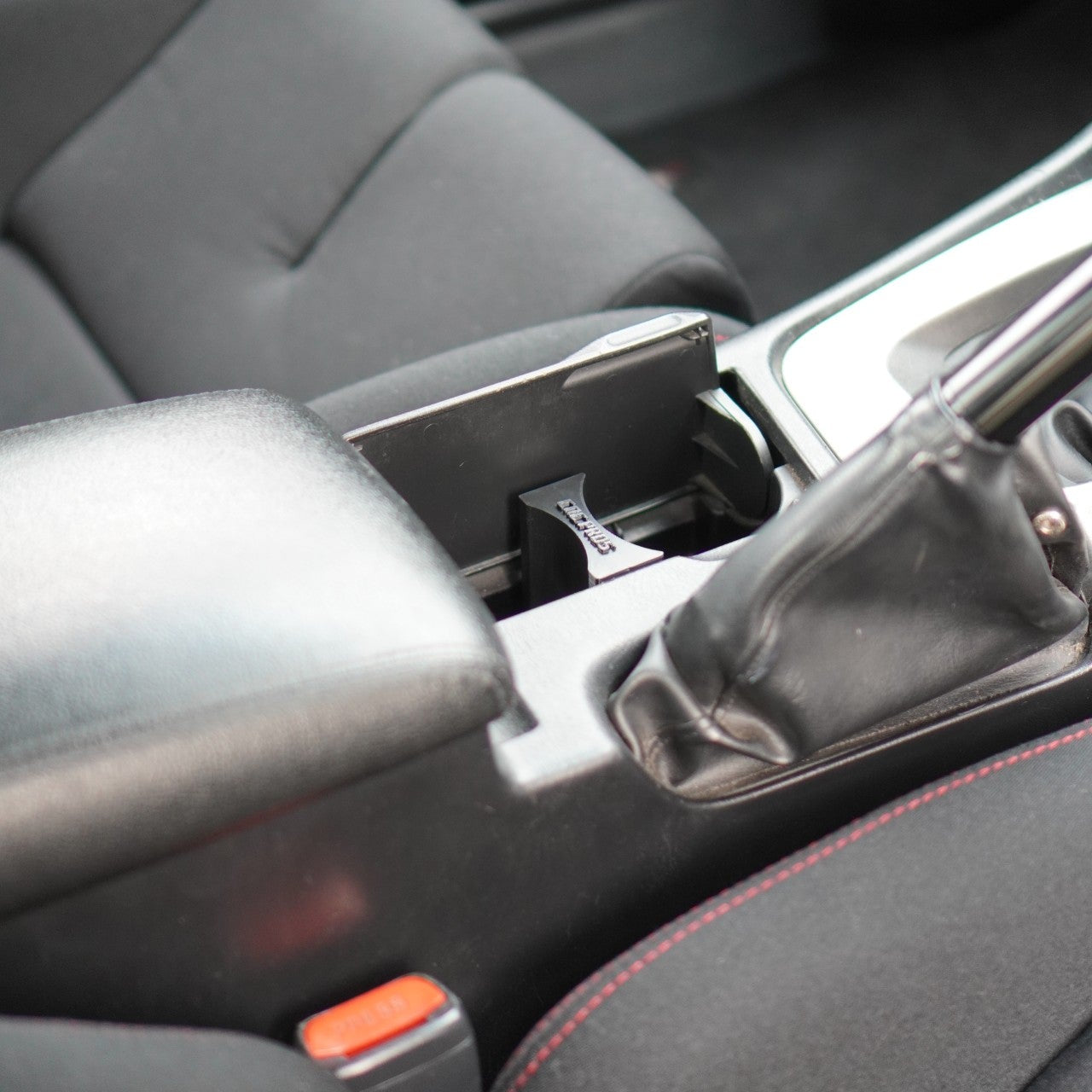 Skyline R34 Cup Divider Holder