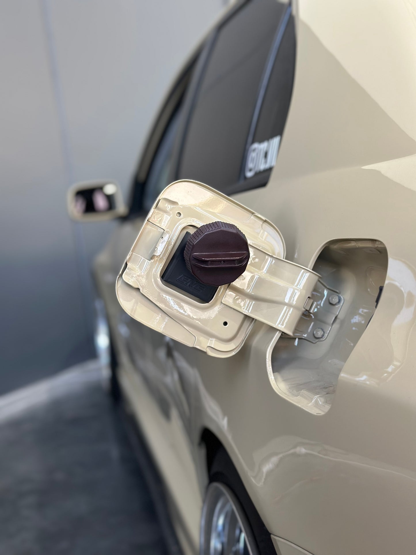 Evo 7-9 Fuel cap holder