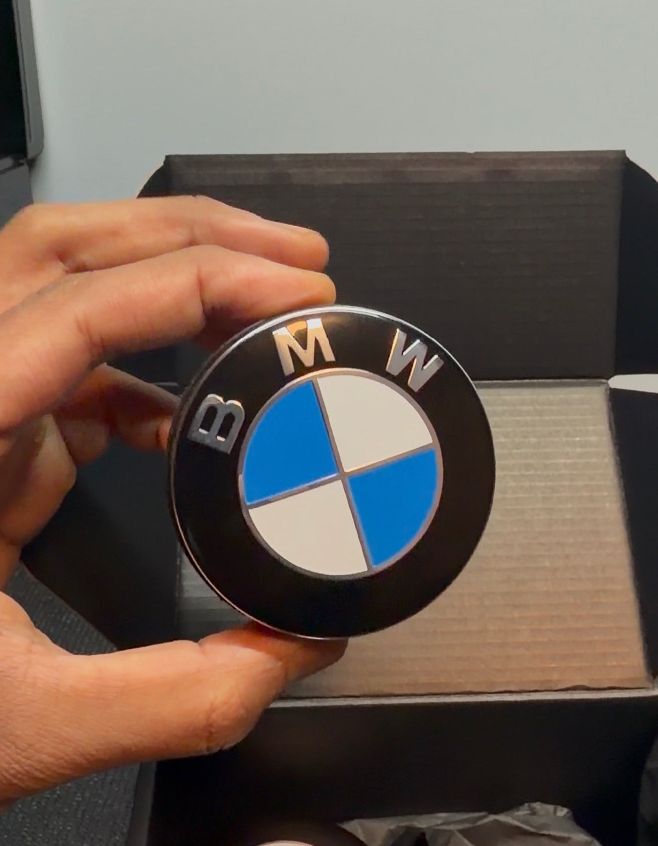 BMW floating centre caps